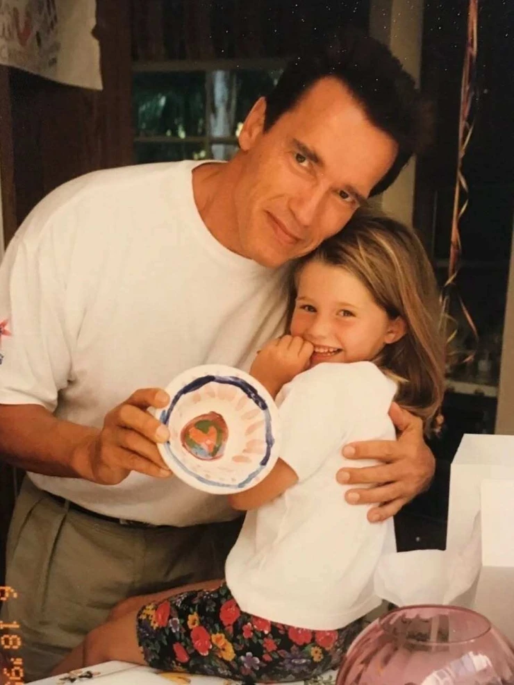 Con gái hé lộ ảnh hiếm mừng Arnold Schwarzenegger 79 tuổi Con gái hé lộ ảnh hiếm mừng Arnold Schwarzenegger 79 tuổi