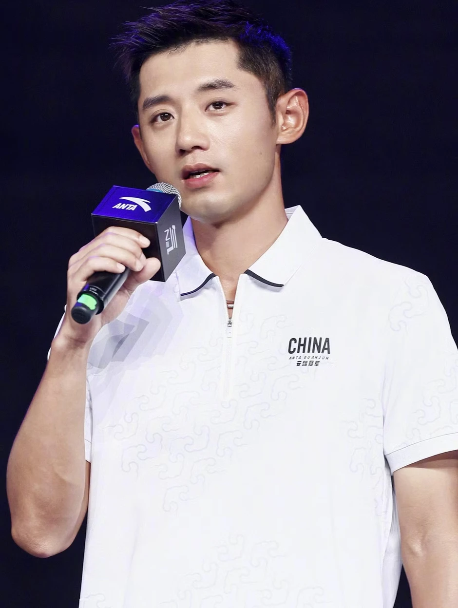 Cú trượt đau của Đệ nhất mỹ nữ Bắc Kinh