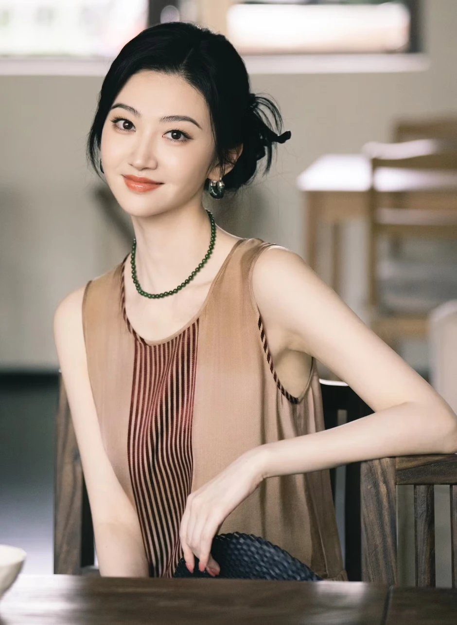 Cú trượt đau của Đệ nhất mỹ nữ Bắc Kinh
