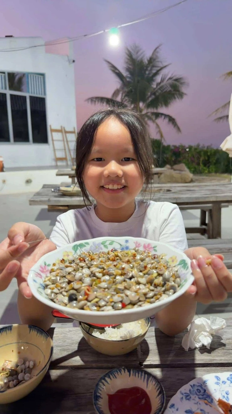 Cuộc sống của Phan Như Thảo trong biệt thự ở làng chài Khánh Hòa