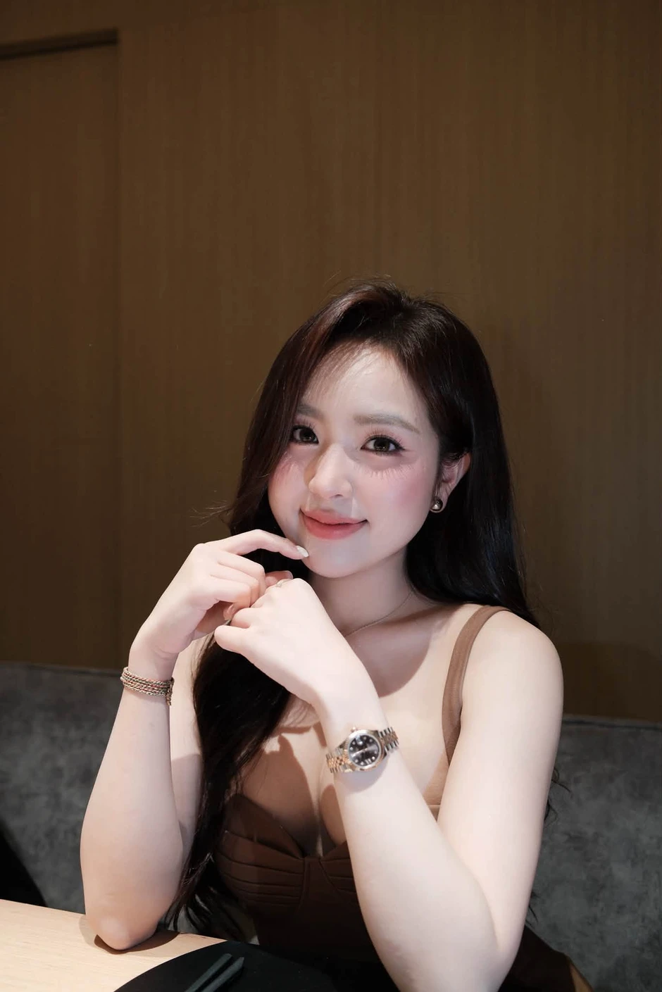 Lê Phương Anh đi ăn Omakase, khoe thần thái sang chảnh quyến rũ