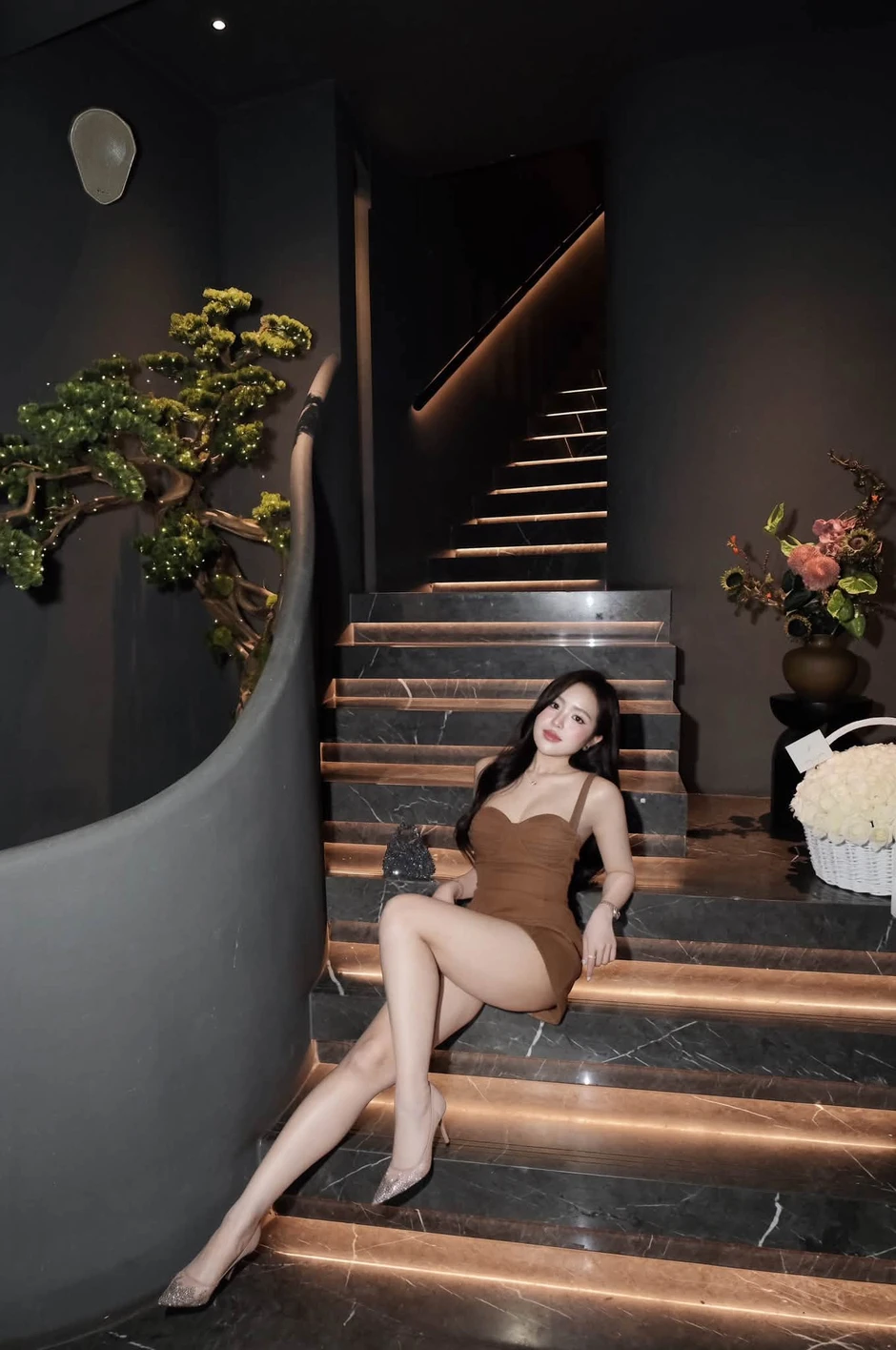 Lê Phương Anh đi ăn Omakase, khoe thần thái sang chảnh quyến rũ