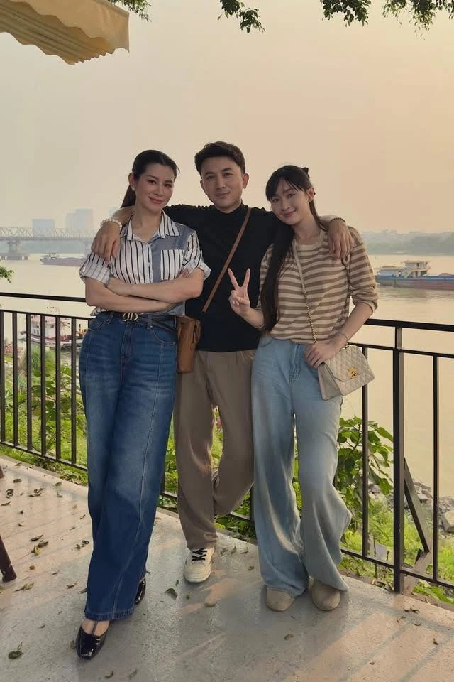 Diễn viên phim giờ Vàng VTV tố bị đàn anh đụng chạm cơ thể Diễn viên phim giờ Vàng VTV tố bị đàn anh đụng chạm cơ thể
