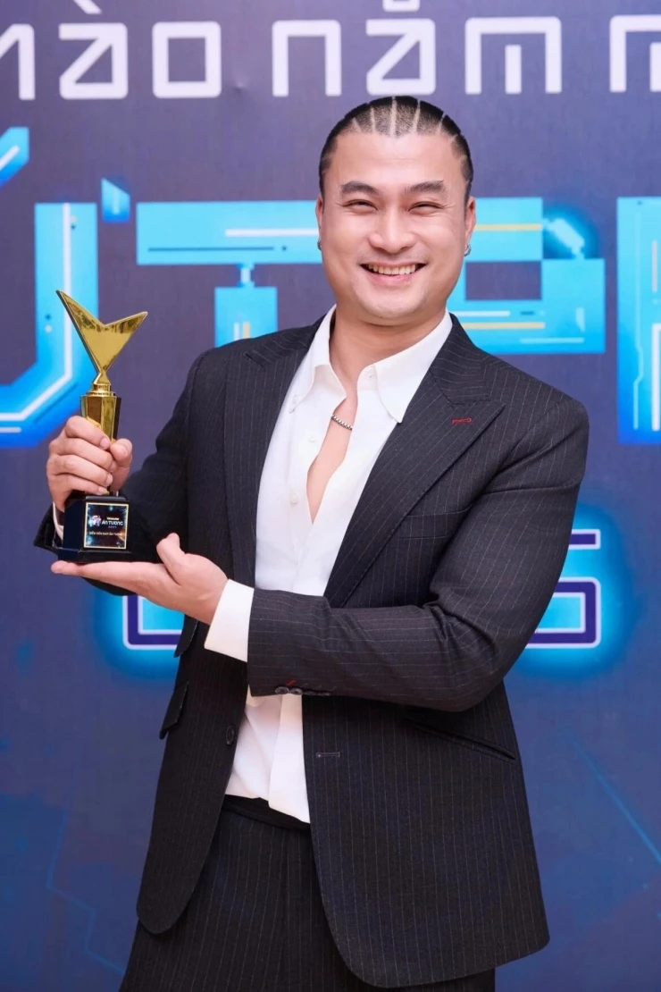 Duy Hưng: Mặt tôi nghiêm túc, có tấu hài đâu mà ai cũng bảo buồn cười? Duy Hưng: Mặt tôi nghiêm túc, có tấu hài đâu mà ai cũng bảo buồn cười?