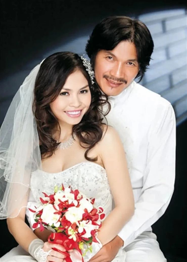 Hôn nhân của nghệ sĩ Công Ninh và vợ kém 22 tuổi Hôn nhân của nghệ sĩ Công Ninh và vợ kém 22 tuổi