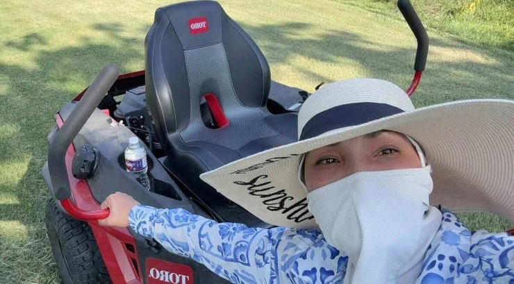 Hồng Ngọc chăm chút tổ ấm tại Mỹ