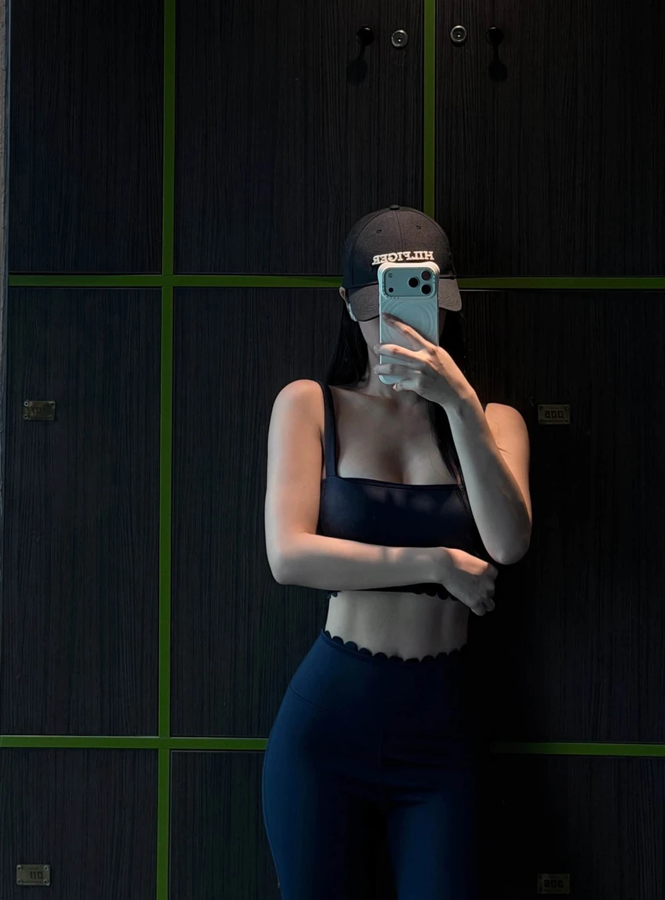 Jun Vũ gây sốt với ảnh selfie tràn màn hình: visual ngọt ngào, body quyến rũ