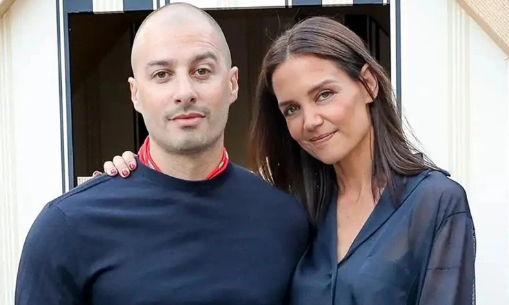 Katie Holmes và tình trẻ hé lộ kỳ nghỉ bên nhau Katie Holmes và tình trẻ hé lộ kỳ nghỉ bên nhau