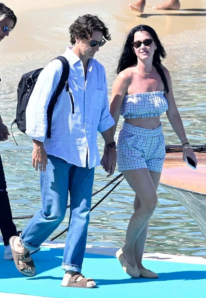 Katy Perry khen cựu Thủ tướng Canada khác hẳn các tình cũ Katy Perry khen cựu Thủ tướng Canada khác hẳn các tình cũ