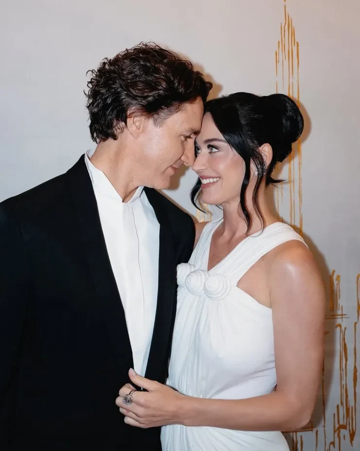 Katy Perry khen cựu Thủ tướng Canada khác hẳn các tình cũ Katy Perry khen cựu Thủ tướng Canada khác hẳn các tình cũ