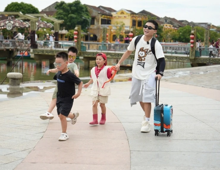 Lê Dương Bảo Lâm “náo loạn” chợ Hội An trong tập 1 Bố ơi mình đi đâu thế? Lê Dương Bảo Lâm “náo loạn” chợ Hội An trong tập 1 Bố ơi mình đi đâu thế?