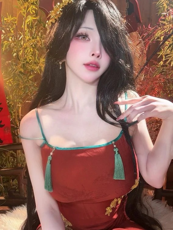 Liên tục khoe sự gợi cảm, hot girl nổi tiếng bất ngờ bị khóa tài khoản livestream, nghi do bị "báo cáo" quá nhiều