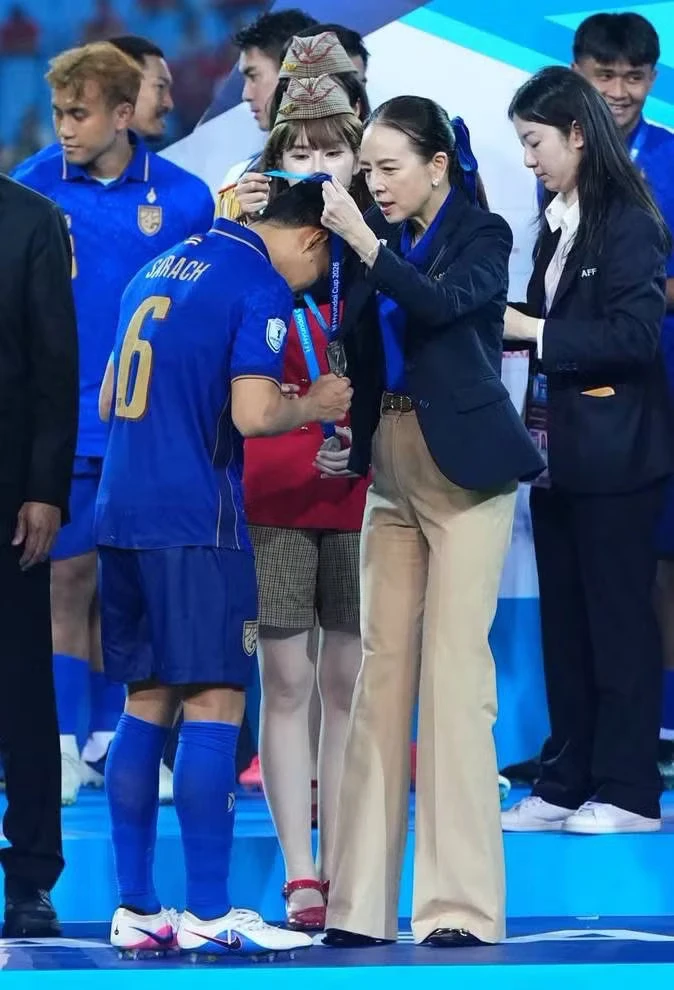 Madam Pang thành tâm điểm Madam Pang thành tâm điểm