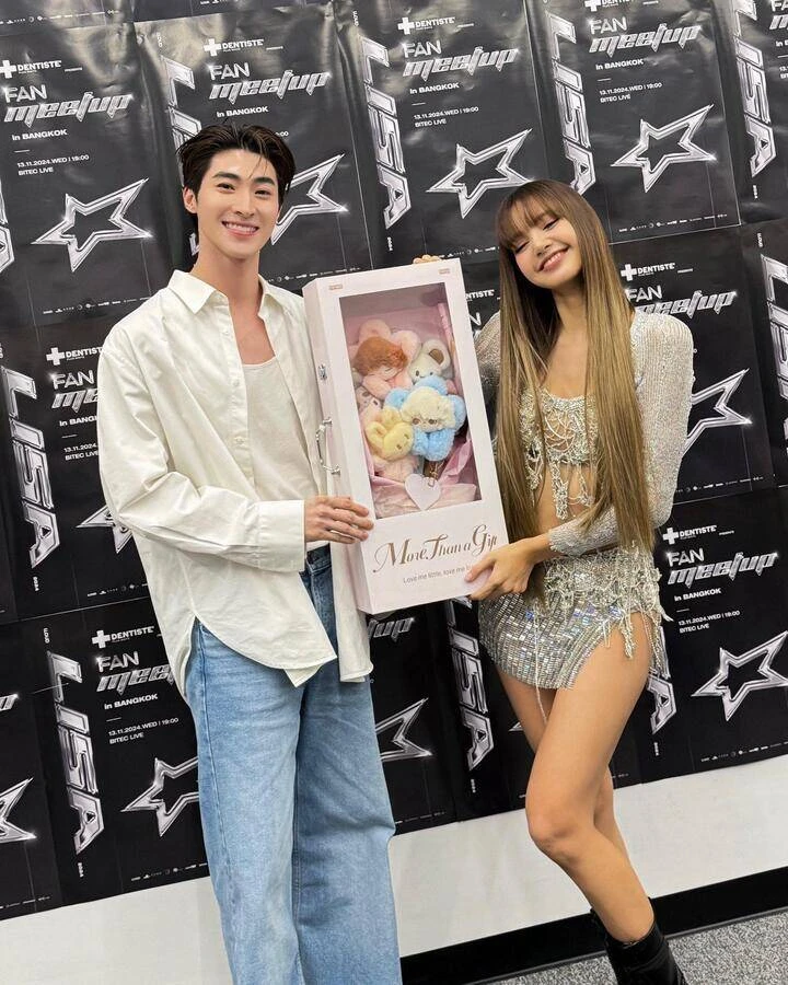 Nam thần Thái Lan liên tục xuất hiện cạnh Lisa BlackPink là ai? Nam thần Thái Lan liên tục xuất hiện cạnh Lisa BlackPink là ai?