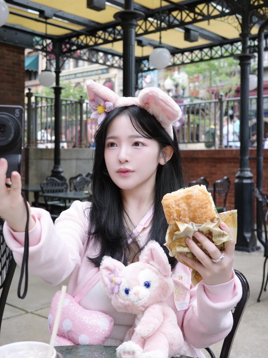Nhan sắc và vóc dáng nổi bật của mỹ nhân Nhật Bản được ví như bước ra từ anime Nhan sắc và vóc dáng nổi bật của mỹ nhân Nhật Bản được ví như bước ra từ anime
