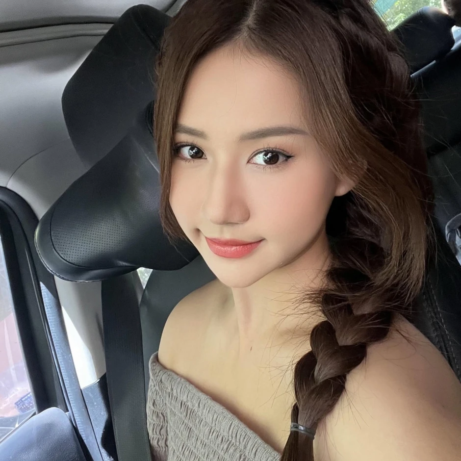 Như Lê khiến tất cả ngỡ ngàng với giao diện mới