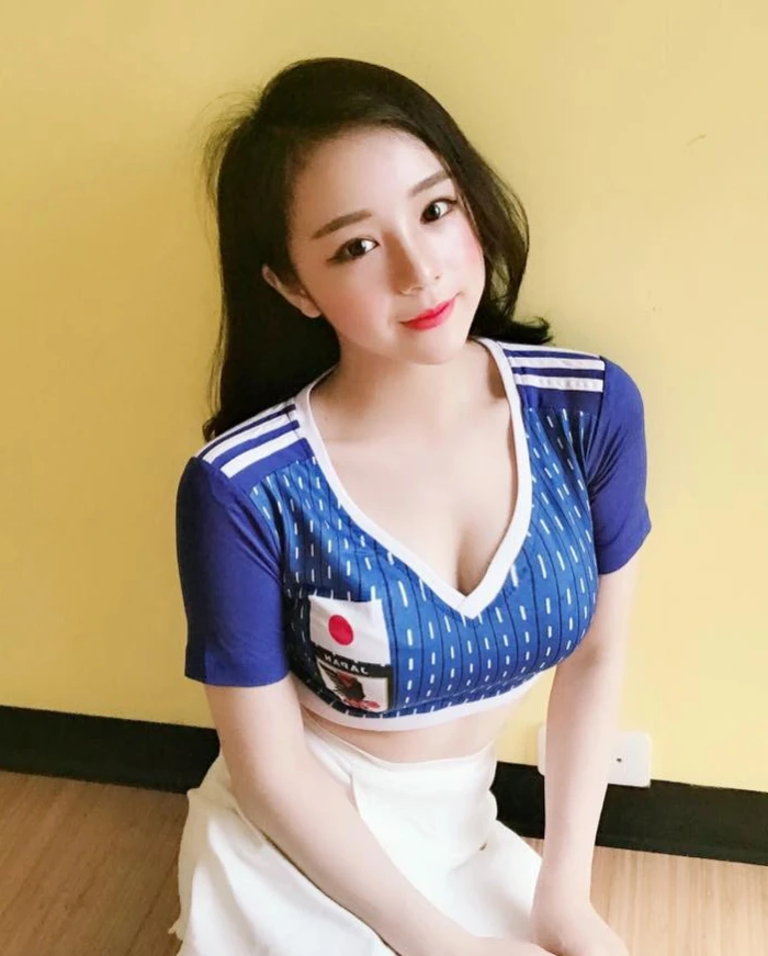 Không kém Trâm Anh, hot girl World Cup Nhã Tiên cũng 'ở ẩn' giữa bão dư luận Không kém Trâm Anh, hot girl World Cup Nhã Tiên cũng 'ở ẩn' giữa bão dư luận