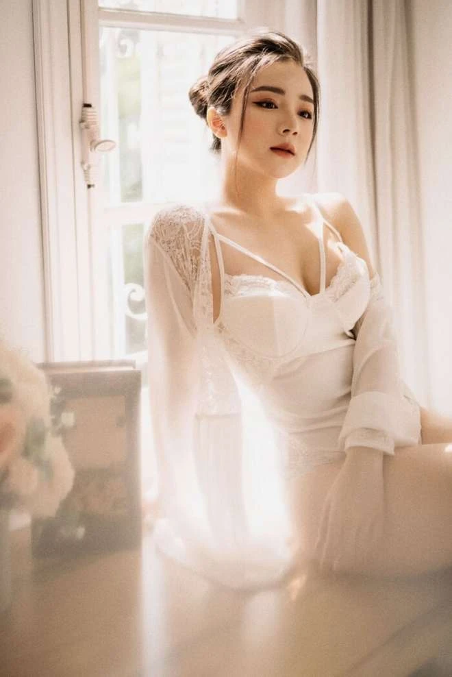Không kém Trâm Anh, hot girl World Cup Nhã Tiên cũng 'ở ẩn' giữa bão dư luận Không kém Trâm Anh, hot girl World Cup Nhã Tiên cũng 'ở ẩn' giữa bão dư luận