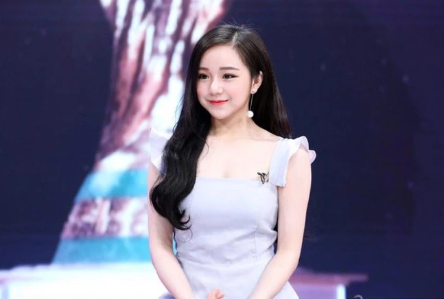 Không kém Trâm Anh, hot girl World Cup Nhã Tiên cũng 'ở ẩn' giữa bão dư luận Không kém Trâm Anh, hot girl World Cup Nhã Tiên cũng 'ở ẩn' giữa bão dư luận