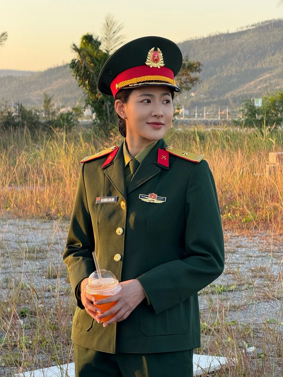 Nữ chiến sĩ Sao Nhập Ngũ có mặt mộc được ví như Lưu Diệc Phi Nữ chiến sĩ Sao Nhập Ngũ có mặt mộc được ví như Lưu Diệc Phi