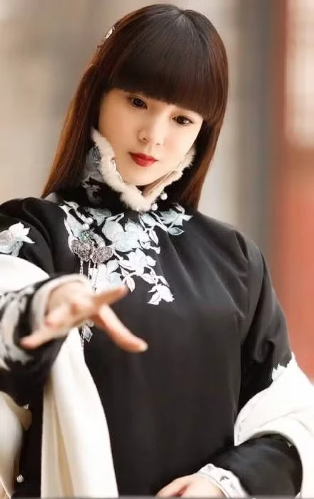 Nữ diễn viên được giải cứu sau 10 năm
