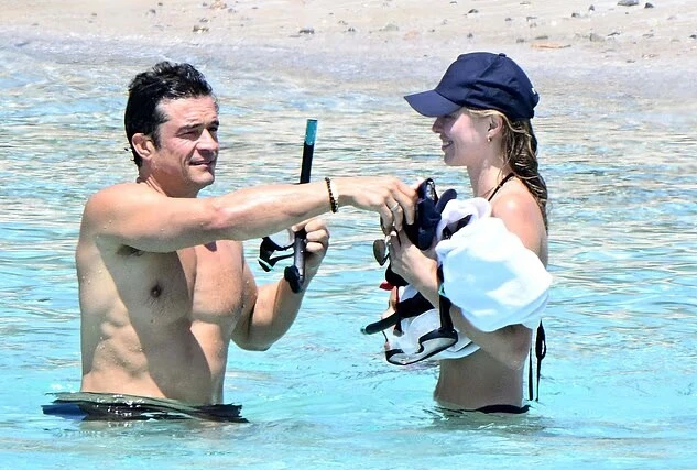 Orlando Bloom và Katy Perry đi nghỉ cùng tình mới ở Địa Trung Hải