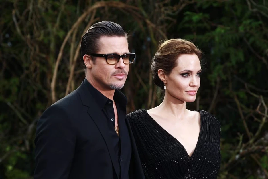 Phản ứng của Angelina Jolie về Brad Pitt