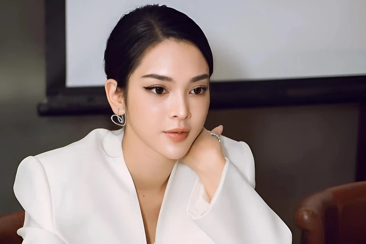 Phát ngôn của Quỳnh Lương, Bích Trâm: Báo động văn hóa ứng xử trên không gian mạng Phát ngôn của Quỳnh Lương, Bích Trâm: Báo động văn hóa ứng xử trên không gian mạng