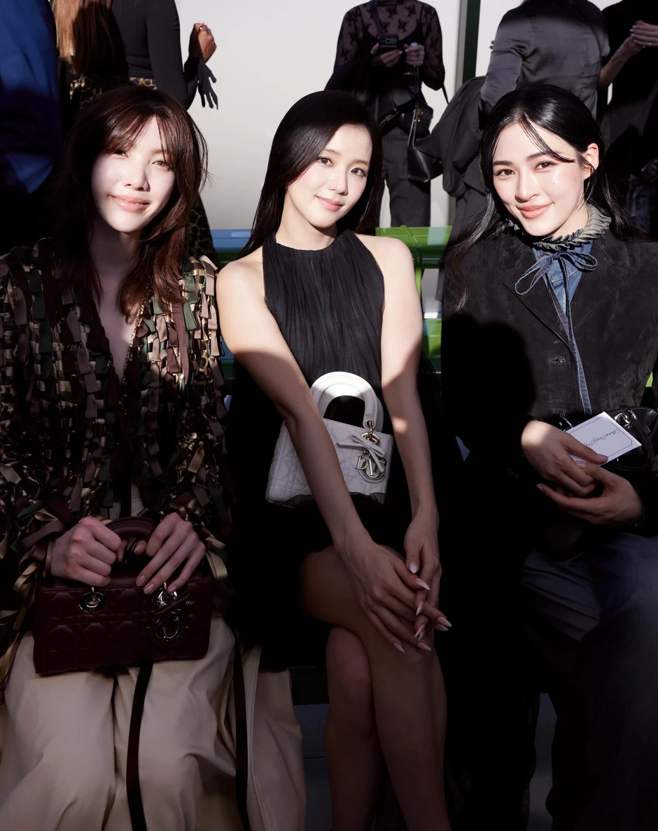 Quá khứ buôn bán lề đường rồi thành đại sứ vượt mặt BLACKPINK của mỹ nhân đẹp nhất thế giới 2026