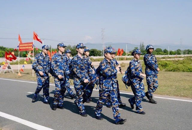 Quốc Trường gây chú ý trong Sao nhập ngũ Quốc Trường gây chú ý trong Sao nhập ngũ