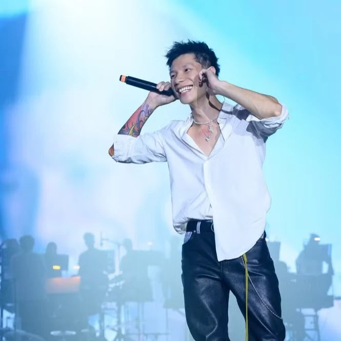 Rapper MCK gỡ toàn bộ ca khúc thô tục