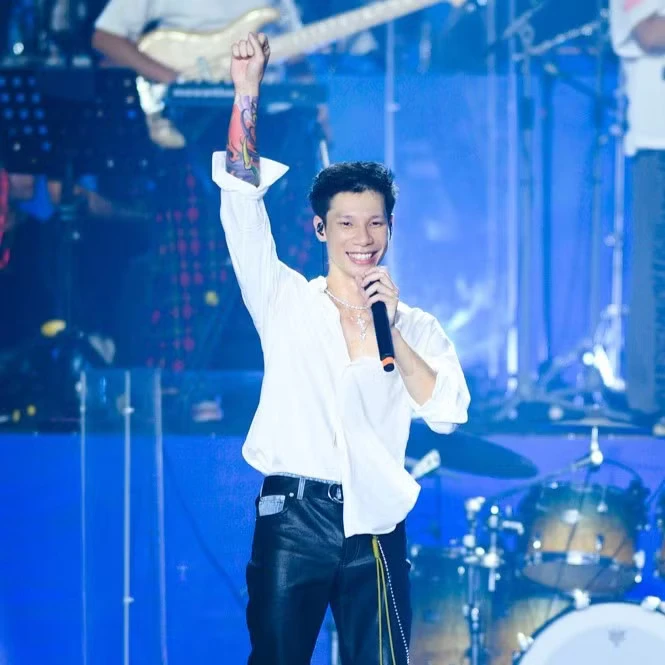 Rapper MCK gỡ toàn bộ ca khúc thô tục