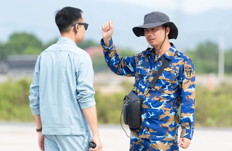 Sao nhập ngũ chấn chỉnh dàn nghệ sĩ