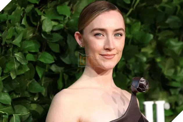 Sao Nữ Saoirse Ronan Muốn Trở Thành Nữ Phản Diện “Đen Tối” Của James Bond