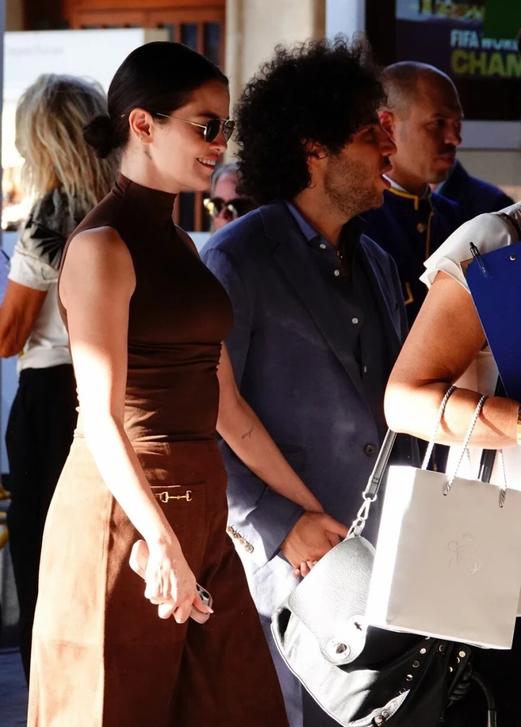 Selena Gomez và chồng du ngoạn Venice Selena Gomez và chồng du ngoạn Venice