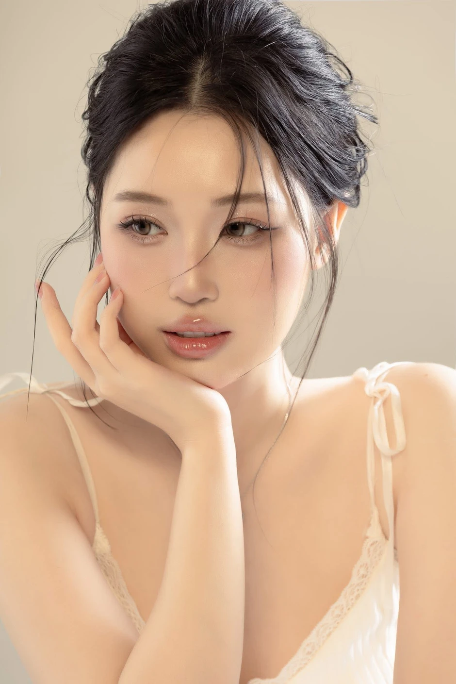 Nữ streamer Chubby khoe ảnh sinh nhật rạng rỡ, bị đồng nghiệp chúc mừng kiểu dở khóc dở cười gây tranh cãi