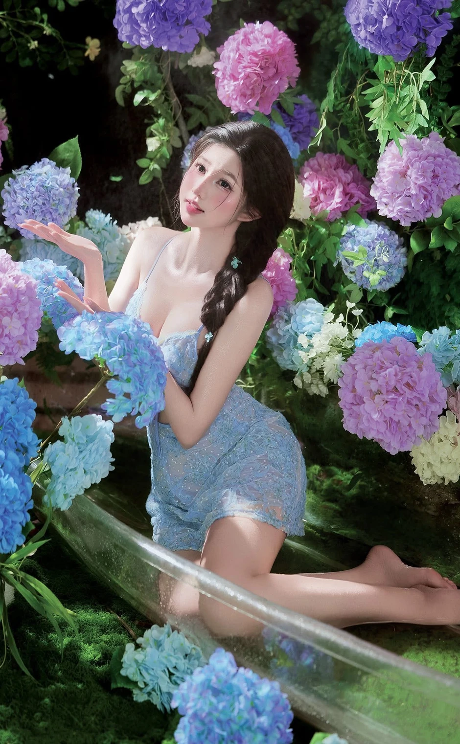 Huỳnh Mai Linh dịu dàng bên hoa cẩm tú cầu trong bộ ảnh làm nền điện thoại Huỳnh Mai Linh dịu dàng bên hoa cẩm tú cầu trong bộ ảnh làm nền điện thoại