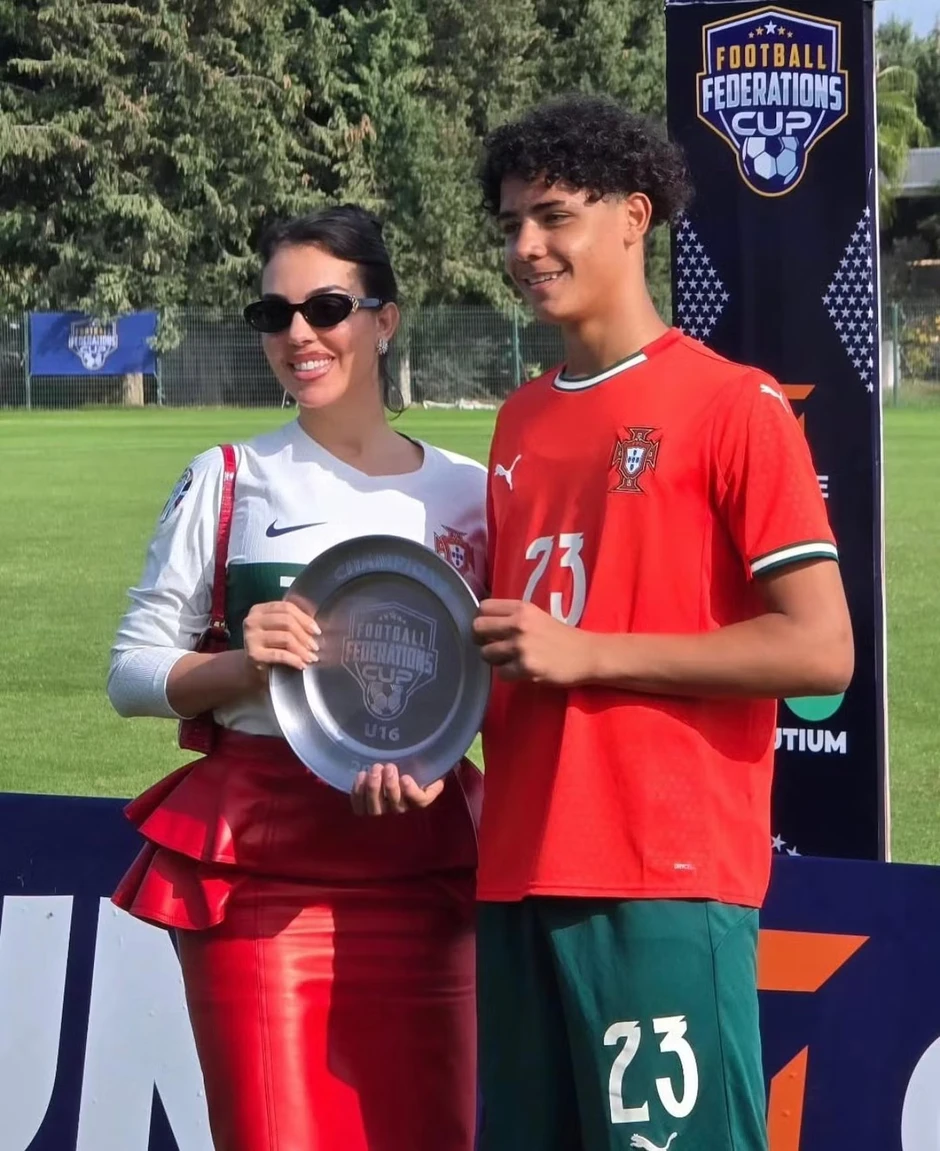 Thời điểm Ronaldo cưới