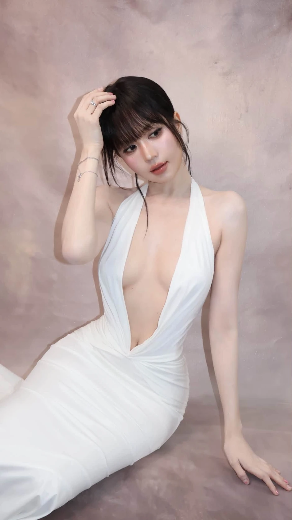 Thời gian bỏ quên tuổi tác của Ngọc Trinh, suốt bao năm dài vẫn giữ được nhan sắc và vóc dáng khó tin