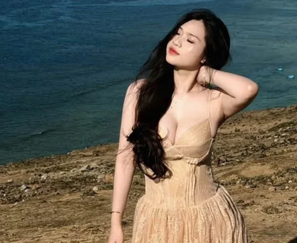 "Xả ảnh" biển trước khi hết hè, nàng hot girl xinh đẹp "đốn tim" người xem với vóc dáng ấn tượng kenhtingame com thumb quot xa anh quot bien truoc khi het he nang hot girl xinh dep quot don tim quot nguoi xem voi voc dang an tuong 94101787934064879 940w
