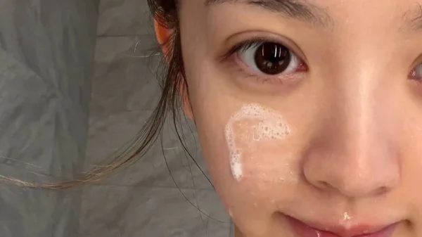 Búp bê Trung lộ mặt mộc 100%, lên truyền hình cũng không cần makeup kenhtingame com thumb bup be trung lo mat moc 100 len truyen hinh cung khong can makeup 8ada1787888607213 940w