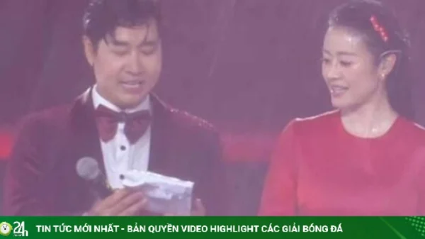 Mạng xã hội đang viral điều này trong cơn mưa xối xả tại concert “Tổ quốc trong tim” kenhtingame com thumb mang xa hoi dang viral dieu nay trong con mua xoi xa tai concert to quoc trong tim 042f1787549229767 940w