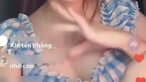 Nữ TikToker gây bức xúc vì chiêu trò khều donate phản cảm trong game tương tác kenhtingame com thumb nu tiktoker gay buc xuc vi chieu tro kheu donate phan cam trong game tuong tac 2c8f1787389447971 940w