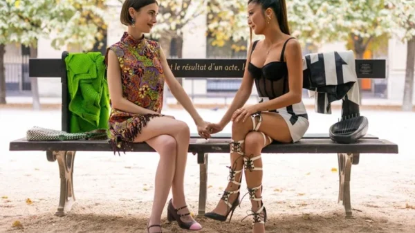 Series Emily in Paris Mùa 6 Hé Lộ Chuyến Phiêu Lưu Xa Hoa Tại Hy Lạp kenhtingame com thumb series emily in paris mua 6 he lo chuyen phieu luu xa hoa tai hy lap 01bb1788084540251 940w