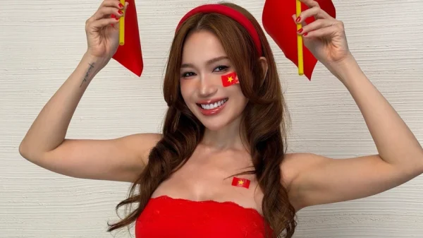 Sĩ Thanh 'lên đồ' cực chất đi bão mừng Việt Nam thắng, dân tình phát cuồng kenhtingame com thumb si thanh len do cuc chat di bao mung viet nam thang dan tinh phat cuong bb851787821214139 940w