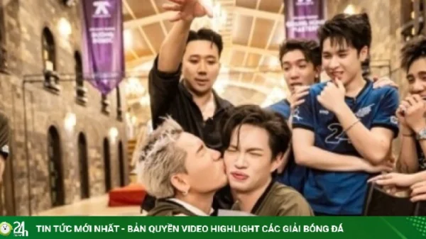 Tinh hà say hi: Nụ hôn WEAN - Pháp Kiều gây sốt trước Livestage 3 kenhtingame com thumb tinh ha say hi nu hon wean phap kieu gay sot truoc livestage 3 08ea1785925171289 940w