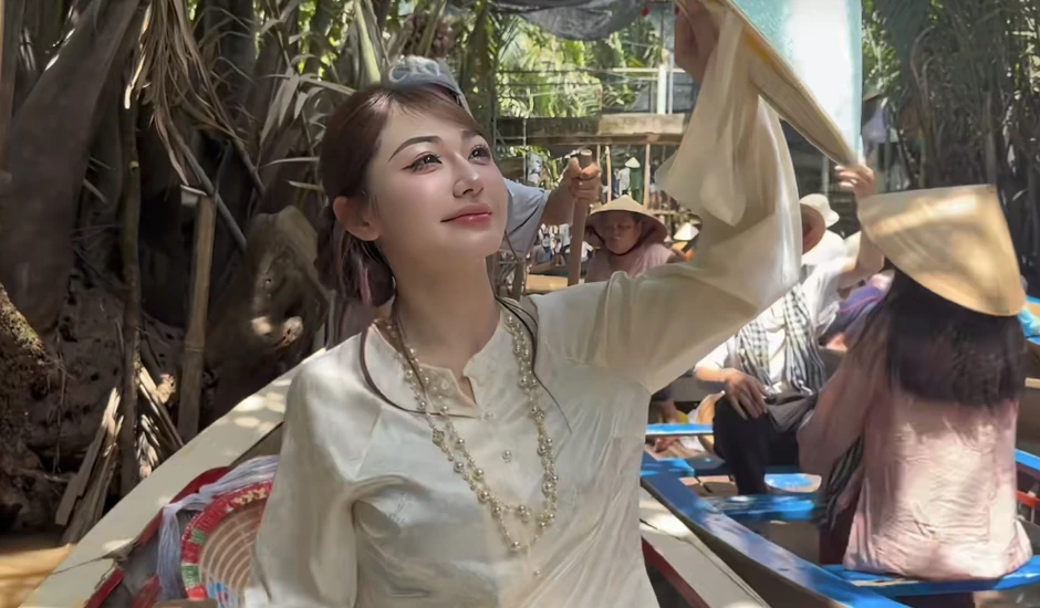 Trần Hà Linh du lịch miền Tây với vẻ đẹp tự nhiên đốn tim