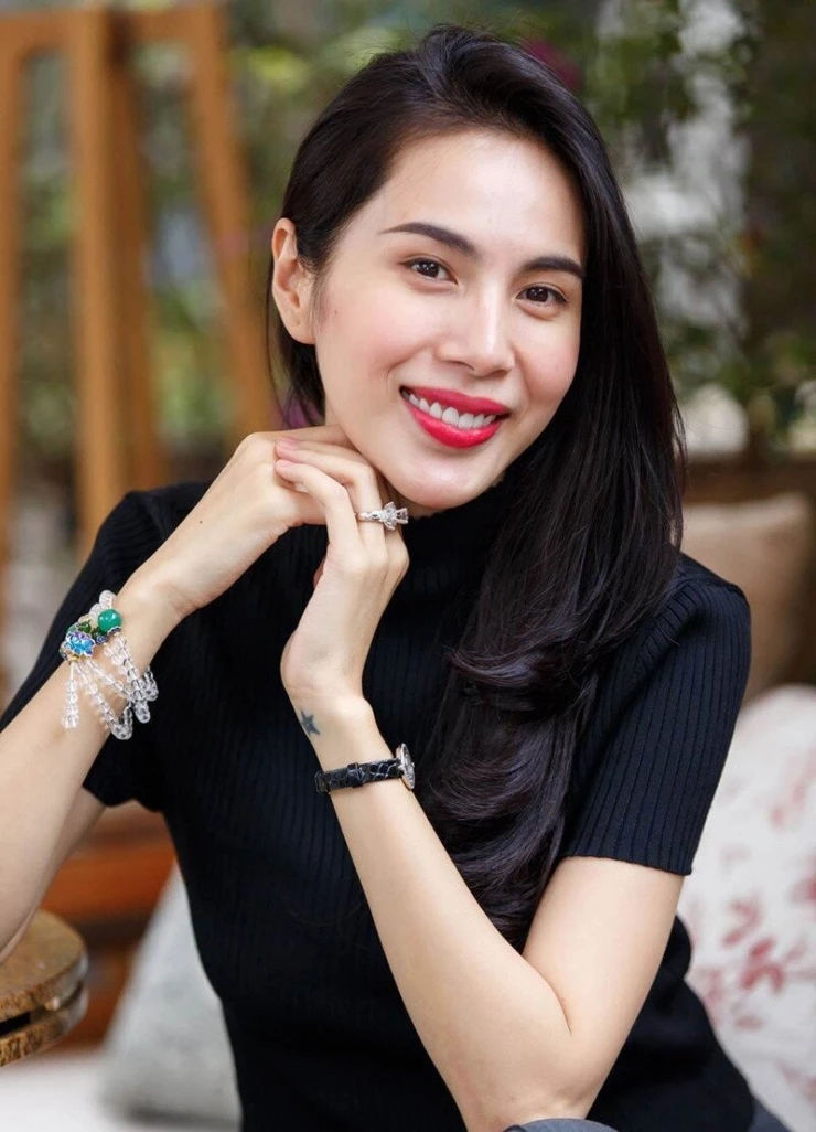 Từ ca sĩ, CEO đến á hậu cùng tên Thủy Tiên nổi tiếng nhất showbiz Việt