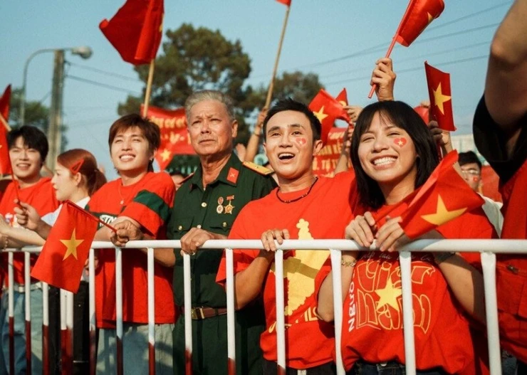 Việt Nam hạ Thái Lan 2-0, sao Việt vỡ oà: Đã cầm trong tay 50% chiếc cúp