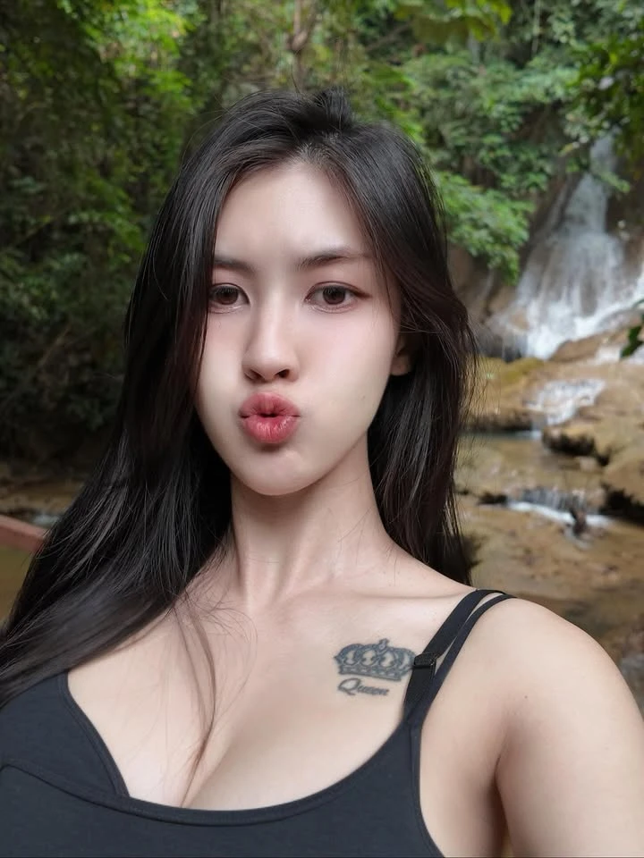 Việt Nam vô địch ASEAN Cup: Hot girl Thái Lan Pinhathai 'gây sốt' MXH Việt Nam vô địch ASEAN Cup: Hot girl Thái Lan Pinhathai 'gây sốt' MXH